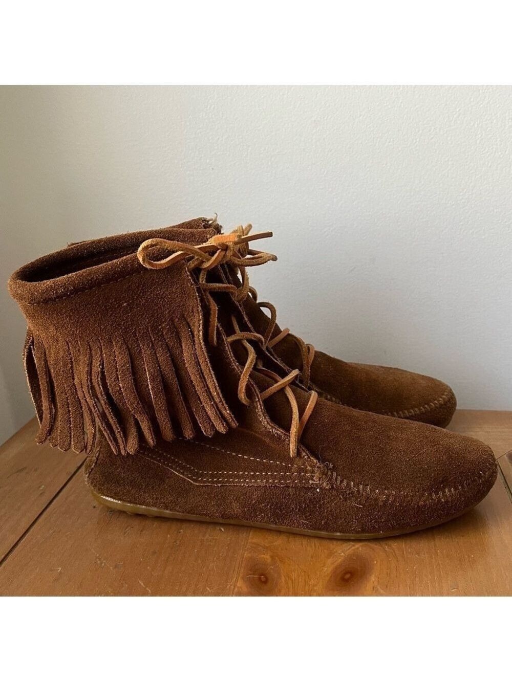 Minnetonka Women’s Tramper Ankle Hi Boot Moccasin Dusty Brown 428